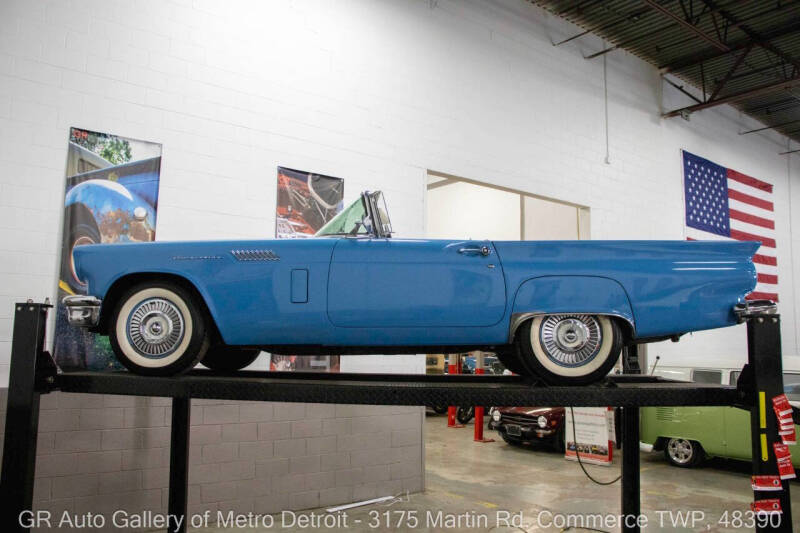 1957 Ford Thunderbird