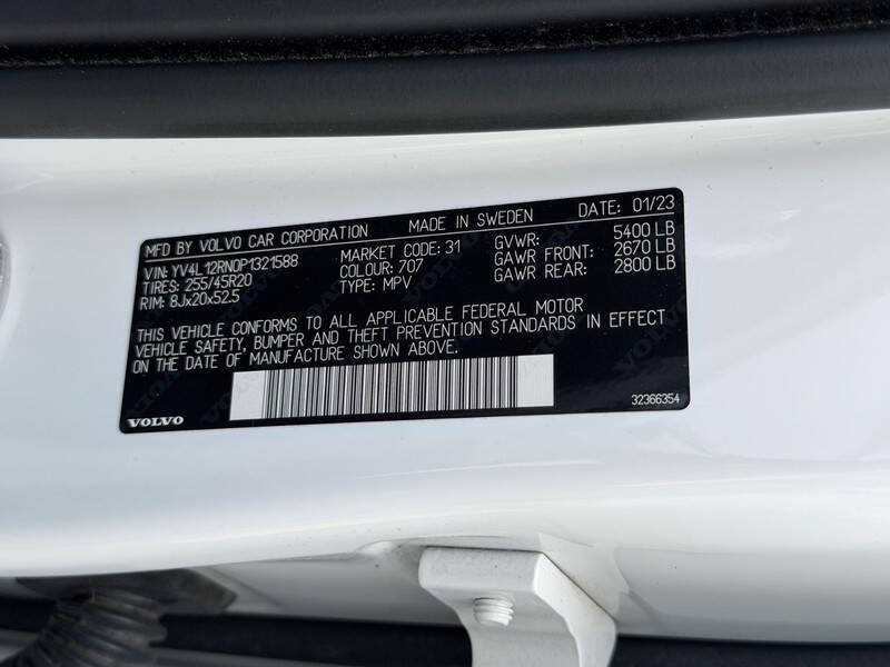 2023 Volvo XC60 B5 Plus Bright Theme