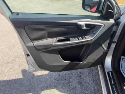 2015 Volvo XC60 T5 Drive-E Premier
