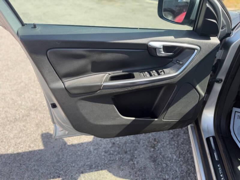 2015 Volvo XC60 T5 Drive-E Premier