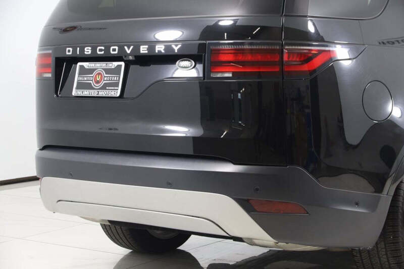 2023 Land Rover Discovery P300 S