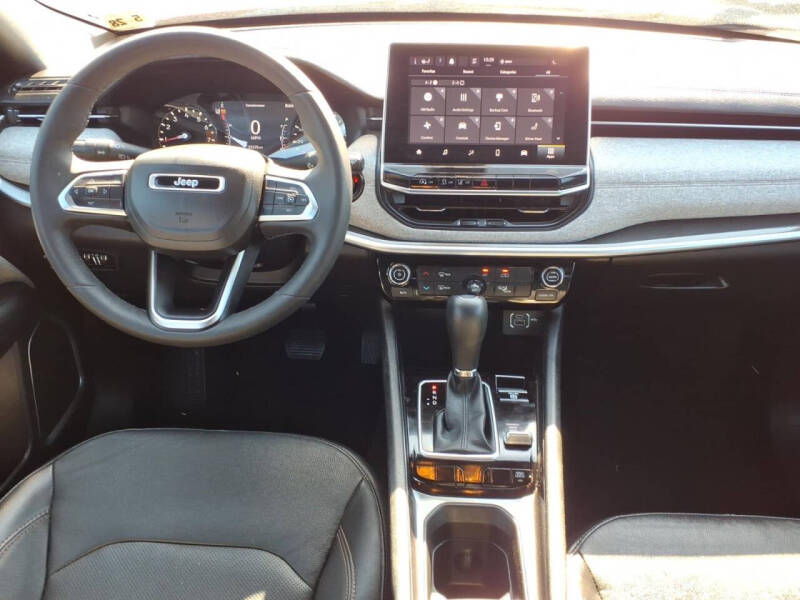 2023 Jeep Compass Latitude Lux