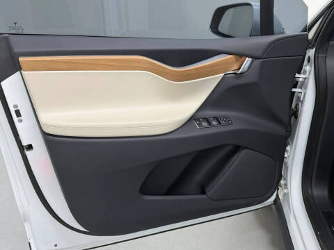 2020 Tesla Model X Long Range Plus