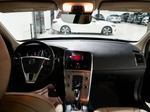 2017 Volvo XC60 T5 Dynamic