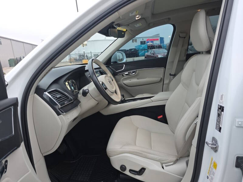 2020 Volvo XC90 T5 Momentum