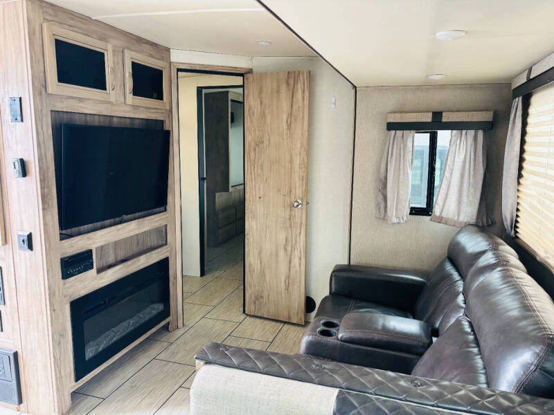 2020 Palomino Solaire 260FKBS