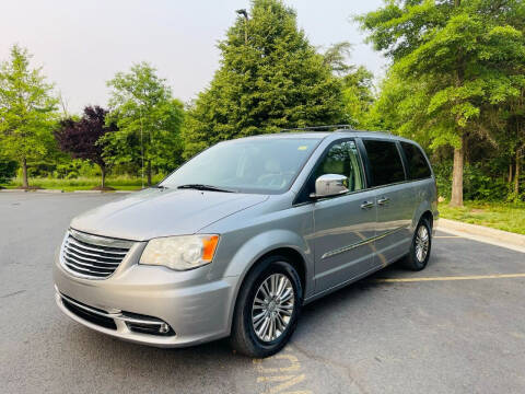 2013 Chrysler Town and Country for sale at Freedom Auto Sales in Chantilly VA