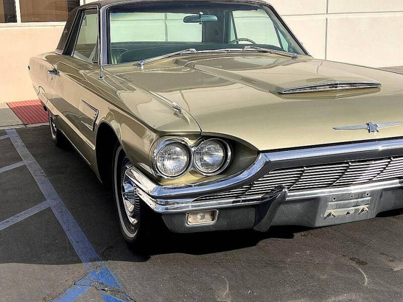 1965 Ford Thunderbird
