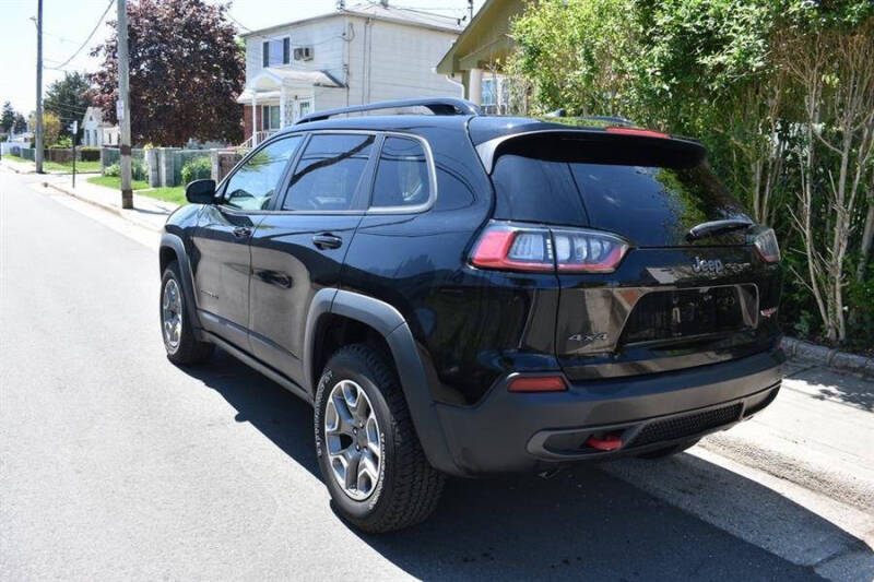 2022 Jeep Cherokee Trailhawk