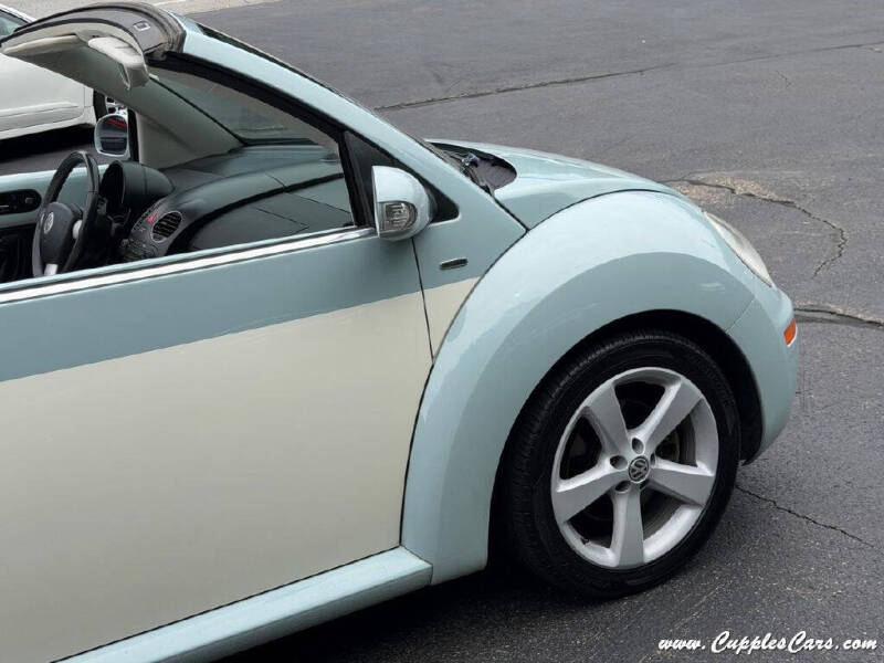 2010 Volkswagen New Beetle Convertible