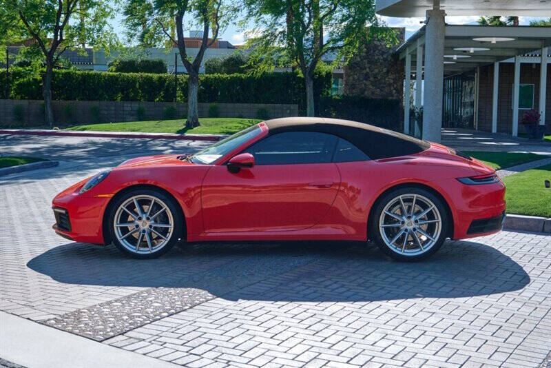 2022 Porsche 911 Carrera