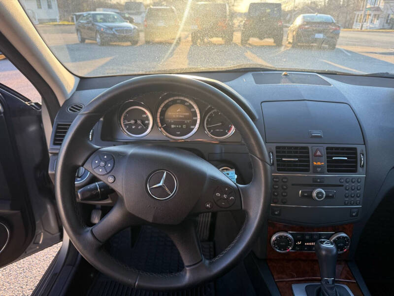 2010 Mercedes-Benz C-Class C300 Luxury photo 15