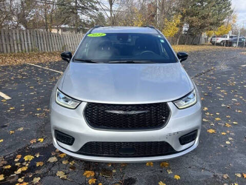 2024 Chrysler Pacifica Touring L