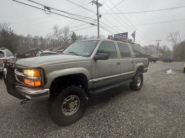 1998 Chevrolet Suburban Base photo 2