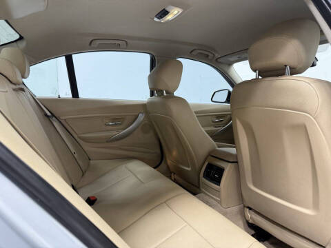 2015 BMW 3 Series 320i