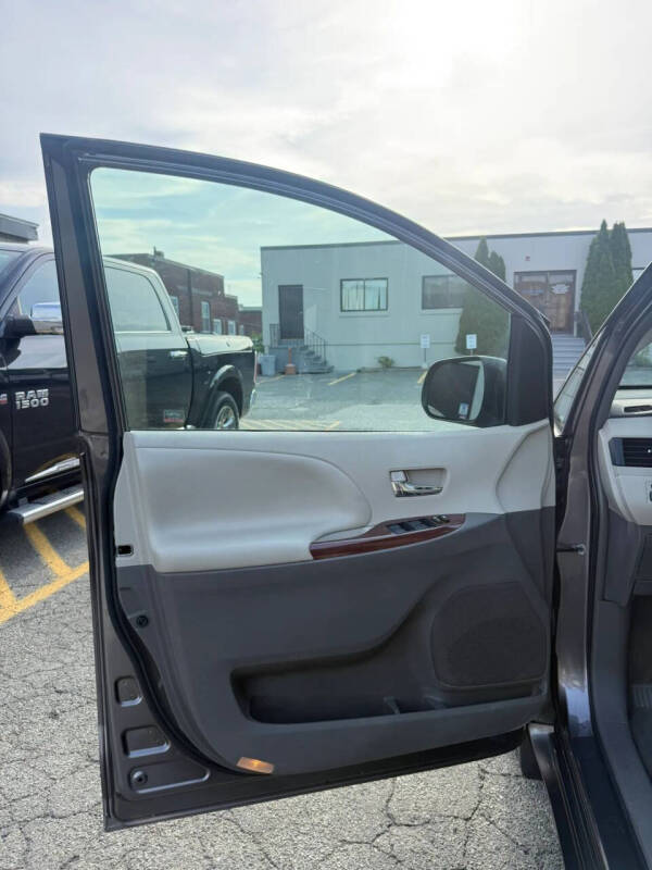 2013 Toyota Sienna