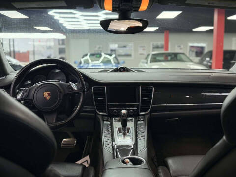 2016 Porsche Panamera GTS