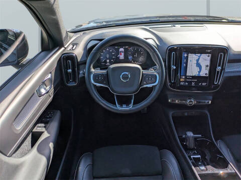 2020 Volvo XC40 T5 R-Design