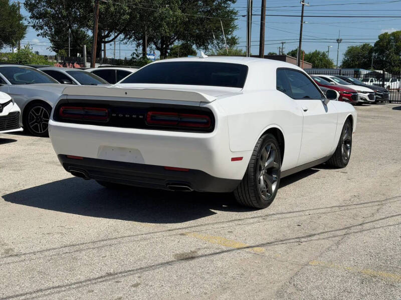2015 Dodge Challenger SXT Plus