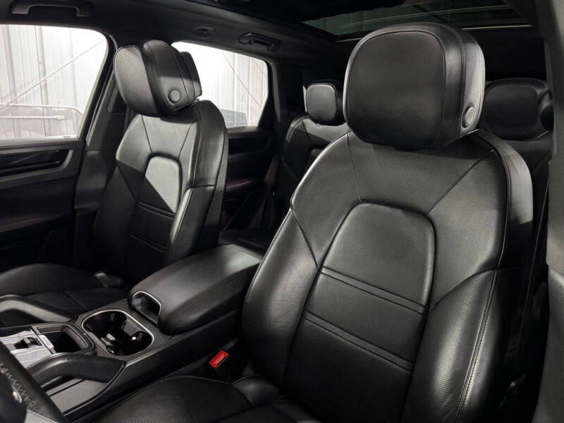 2022 Porsche Cayenne S