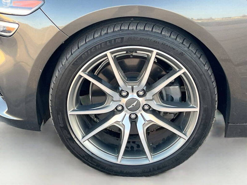 2022 Genesis G70