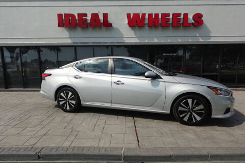 2022 Nissan Altima for sale at Ideal Wheels in Sioux City IA