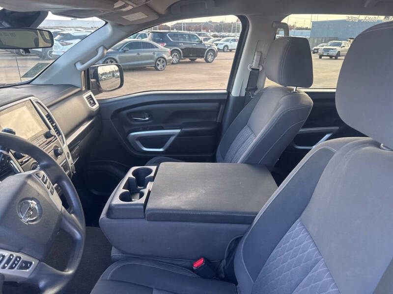 2021 Nissan Titan SV