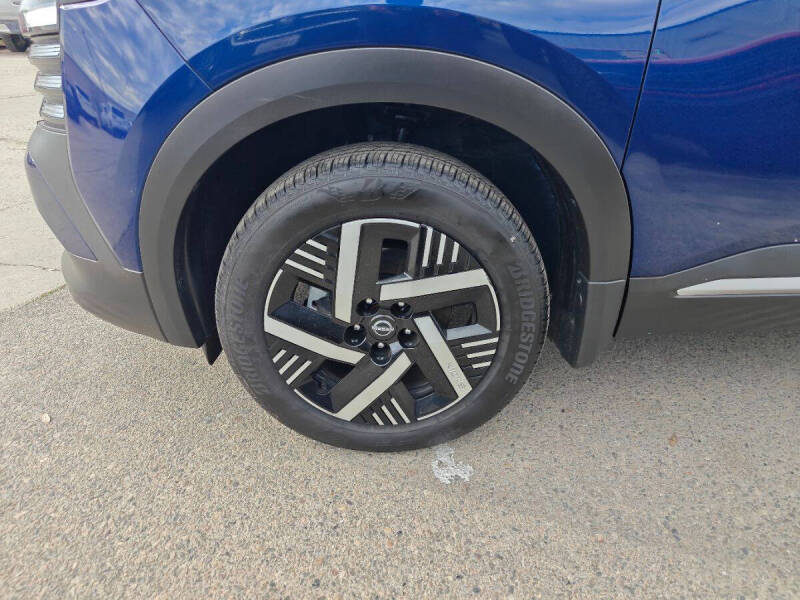 2025 Nissan Kicks SV