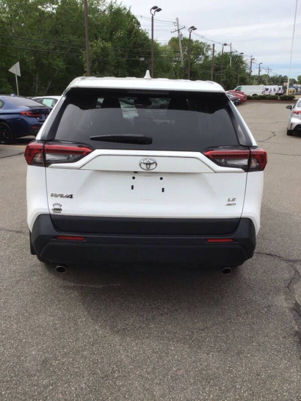2023 Toyota RAV4 LE