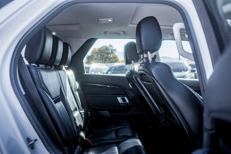 2020 Land Rover Discovery SE