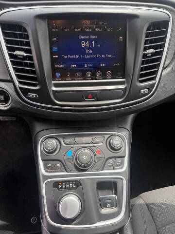 2016 Chrysler 200 Limited