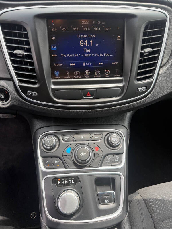 2016 Chrysler 200 Limited