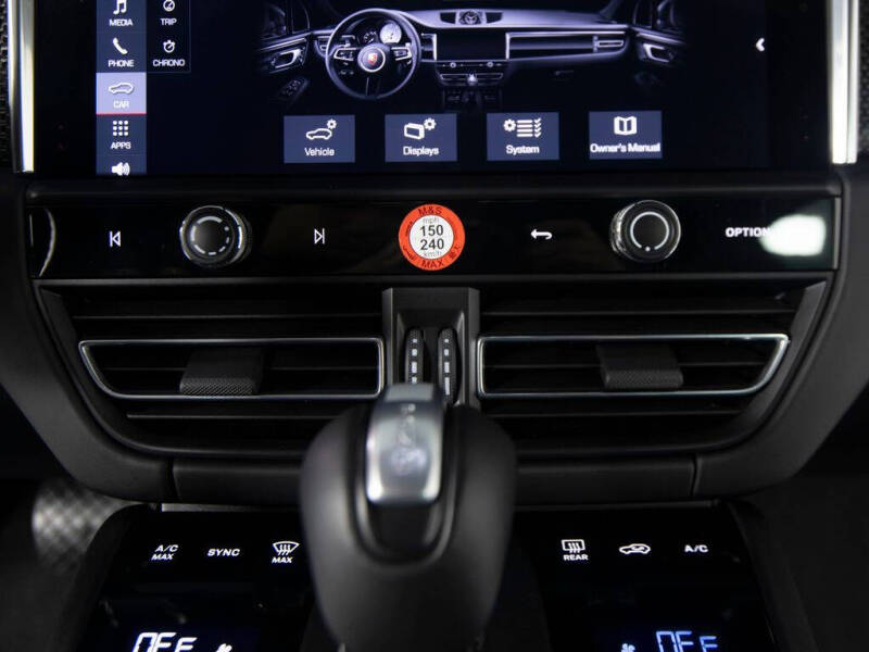 2025 Porsche Macan GTS