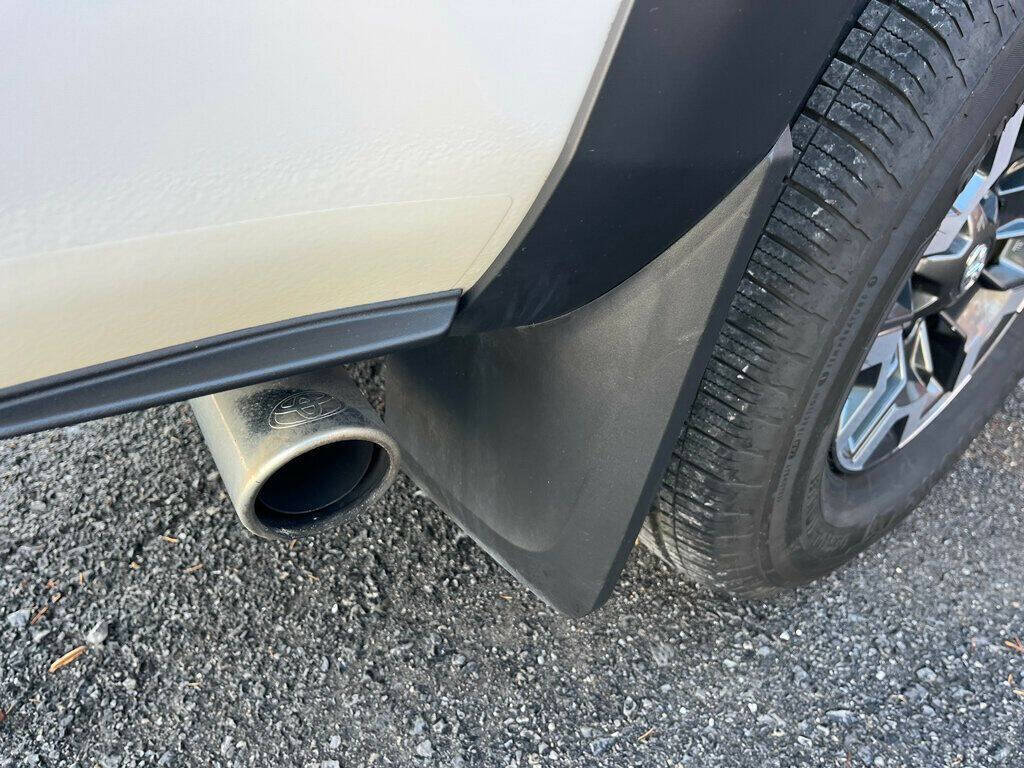 2018 Toyota Tacoma 15