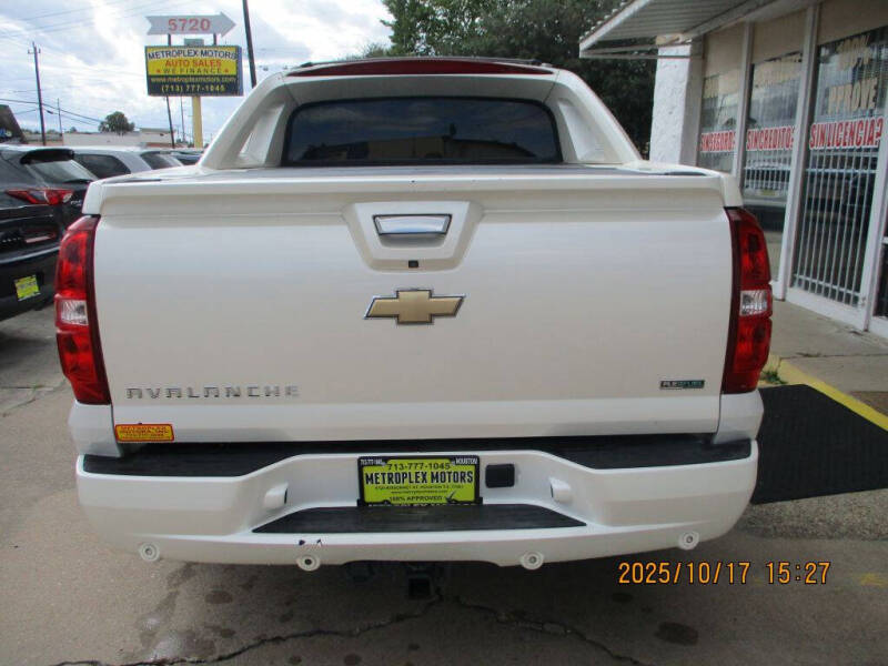 2011 Chevrolet Avalanche LTZ