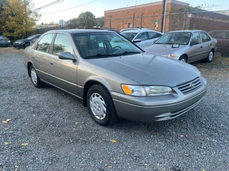 1999 Toyota Camry XLE photo 2