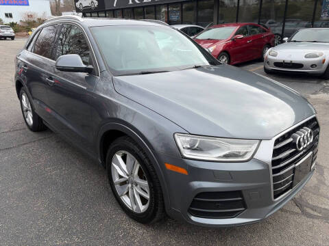 2017 Audi Q3 2.0T quattro Premium Plus