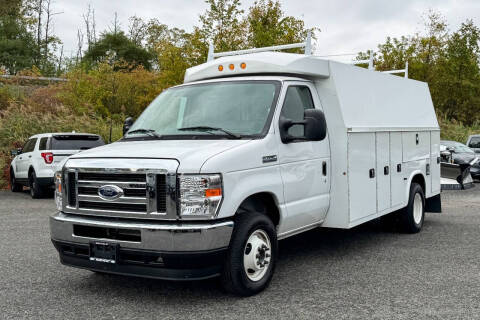 2024 Ford E-Series E-450 SD