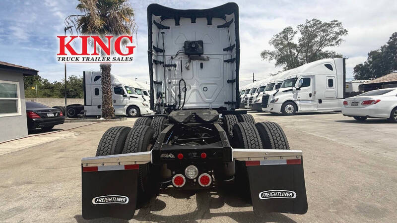 2024 Freightliner Cascadia