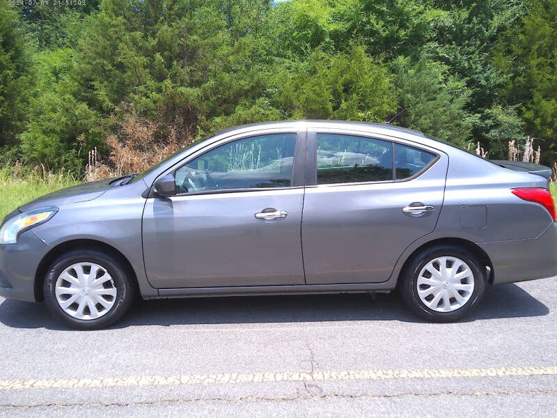 2019 Nissan Versa SV