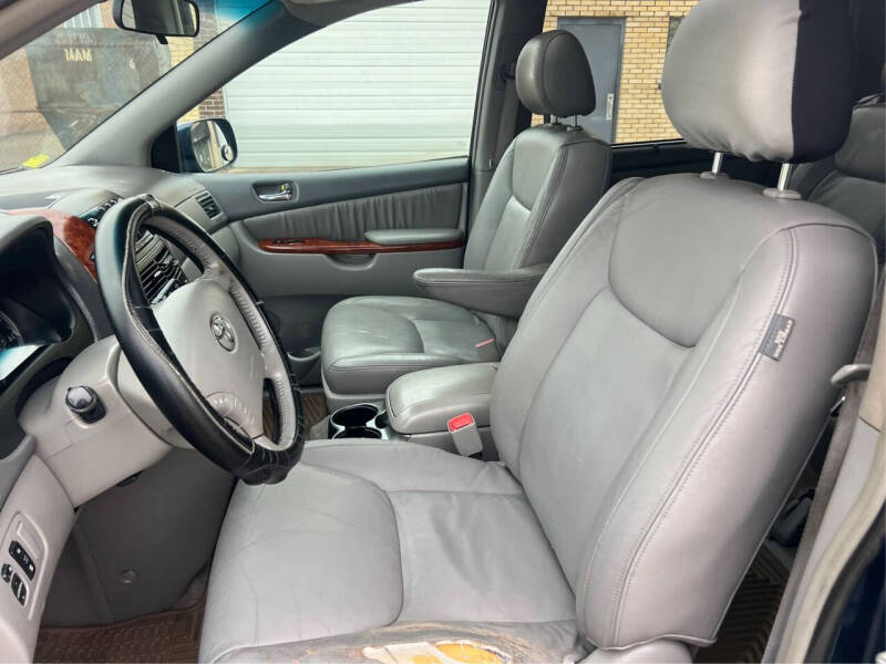 2005 Toyota Sienna