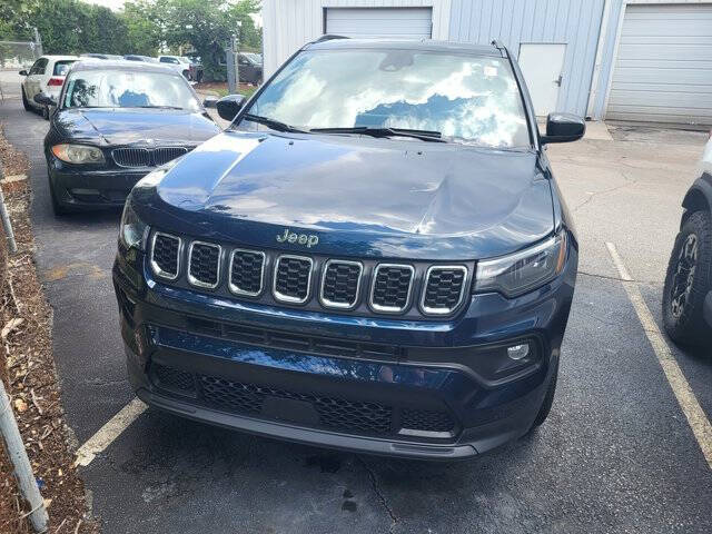 2024 Jeep Compass Latitude Lux 4X4's photo