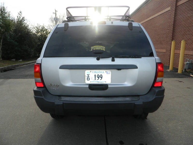 2004 Jeep Grand Cherokee Laredo photo 5