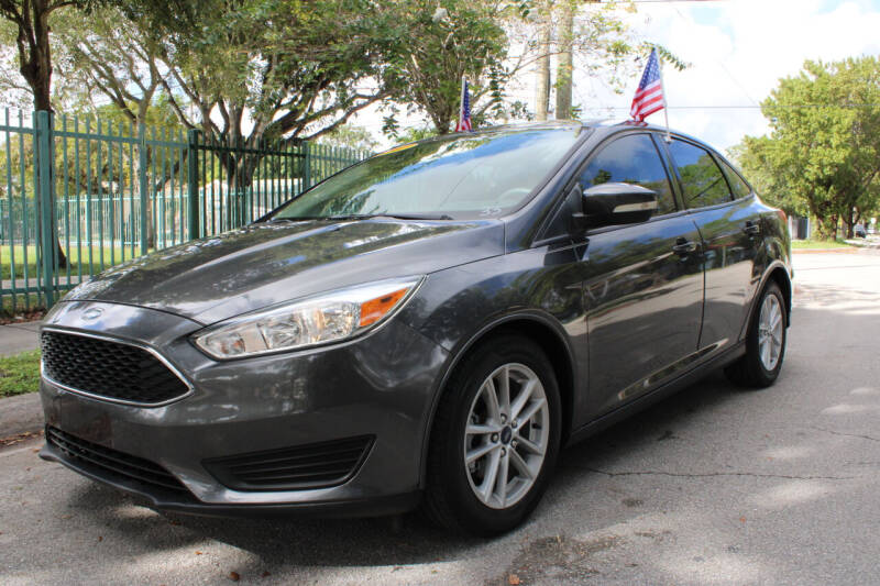 2017 Ford Focus SE photo 6