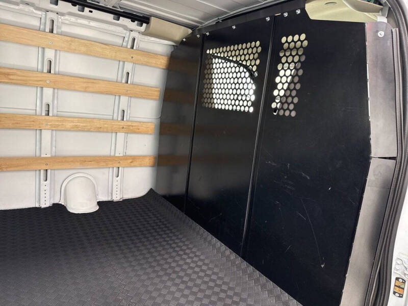 2024 Chevrolet Express 2500