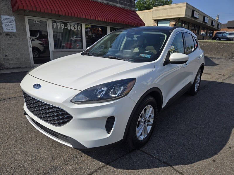 2020 Ford Escape SE
