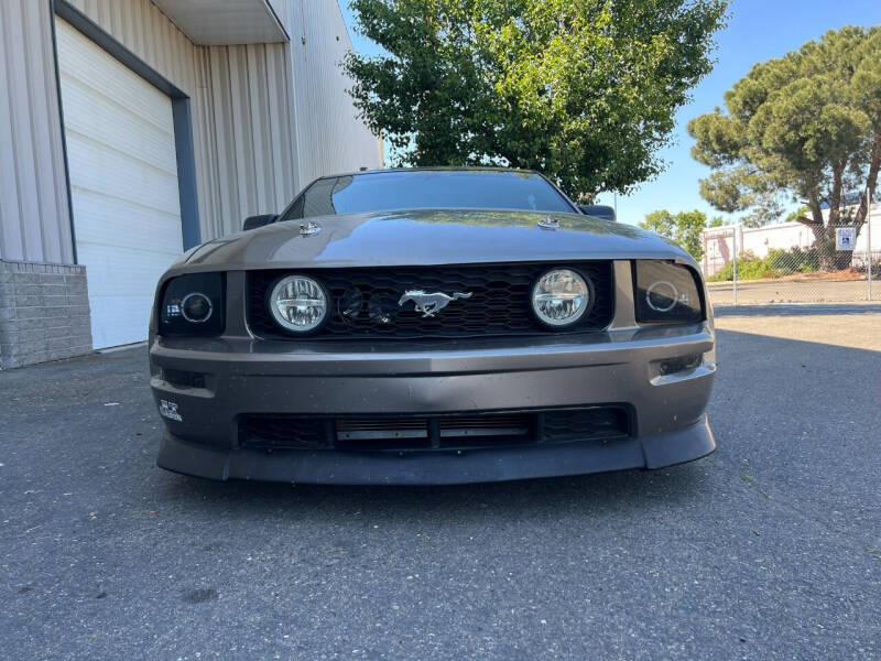 2005 Ford Mustang GT Premium