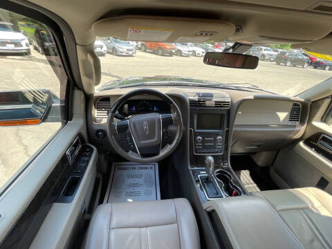 2017 Lincoln Navigator Select