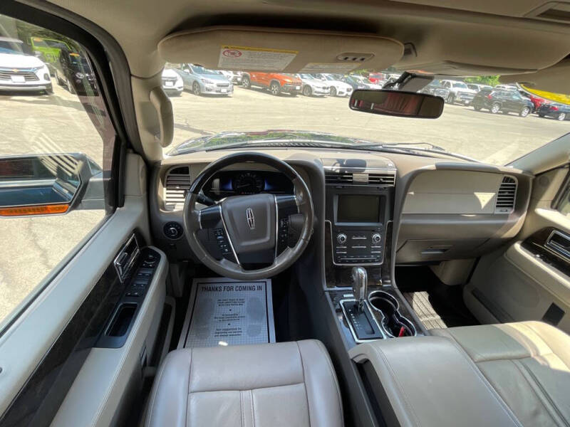2017 Lincoln Navigator Select