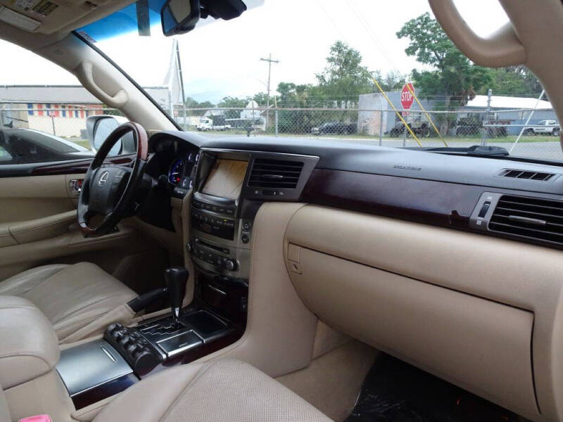 2011 Lexus LX 570